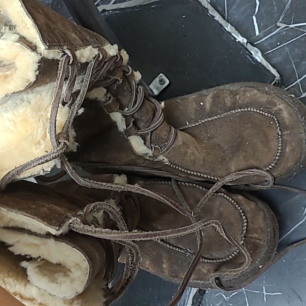 Brown uggs